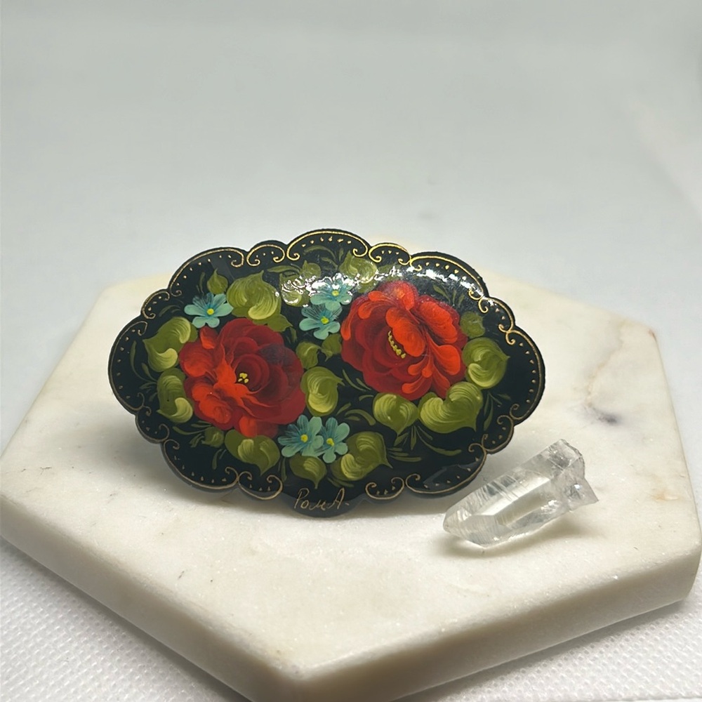 Russian hand painted brooch - Picture 1 of 2